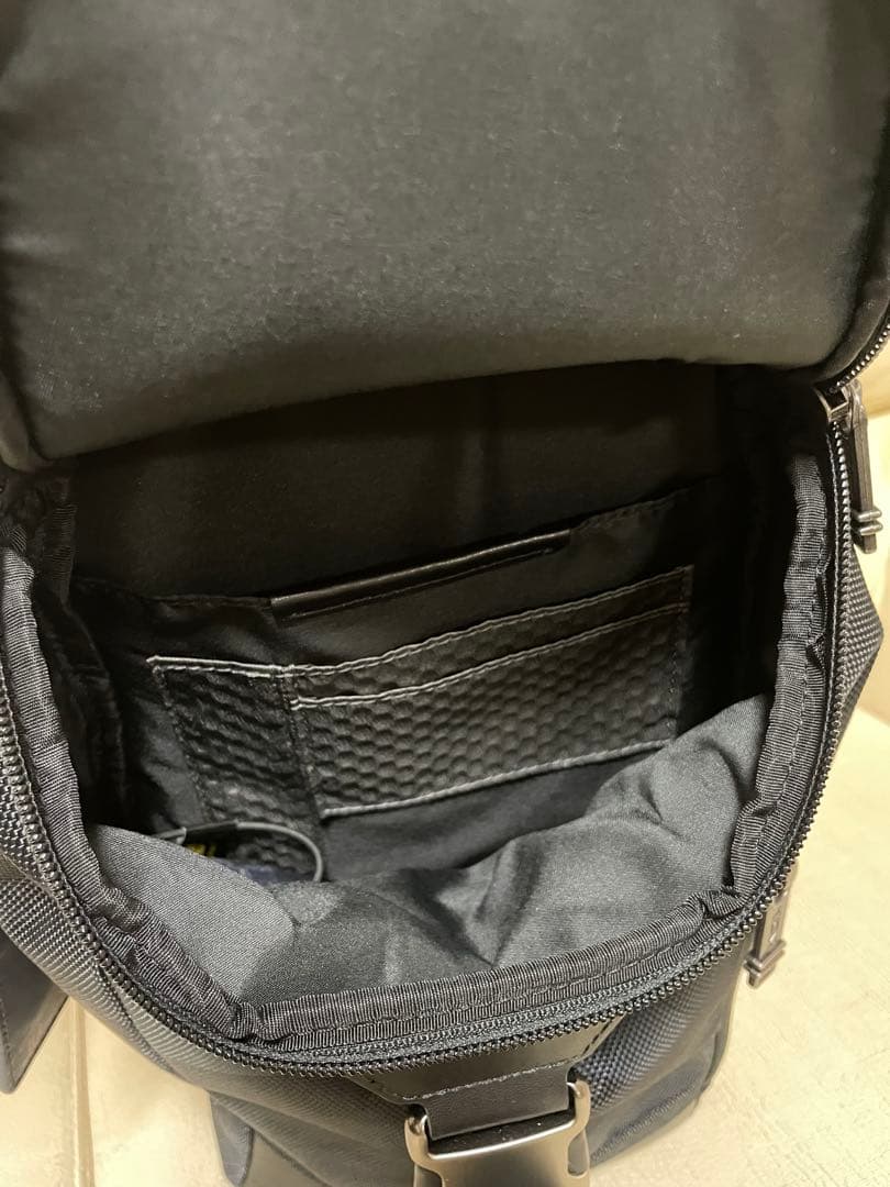 ※本日限定お値下げ※TUMI ボディバッグ スリングバック ネイビー迷彩