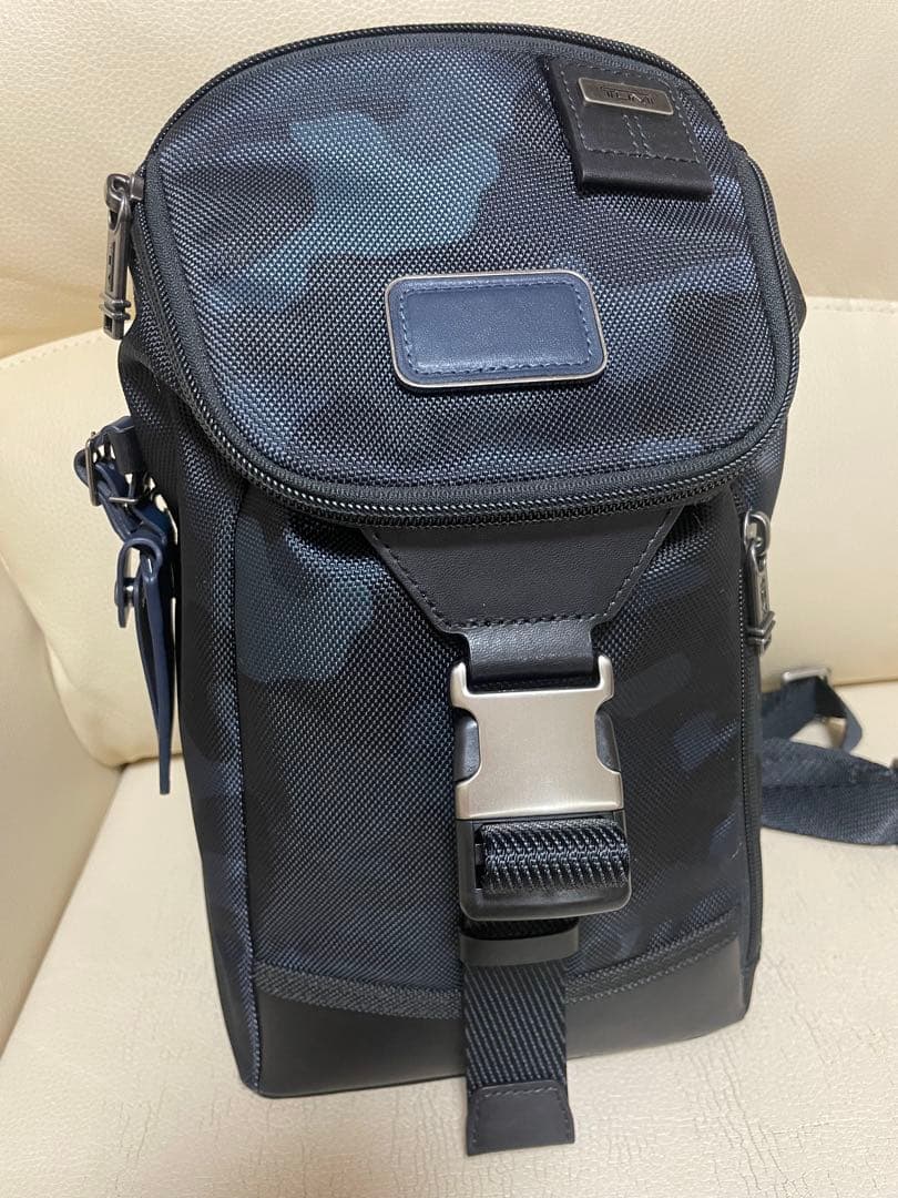 ※本日限定お値下げ※TUMI ボディバッグ スリングバック ネイビー迷彩