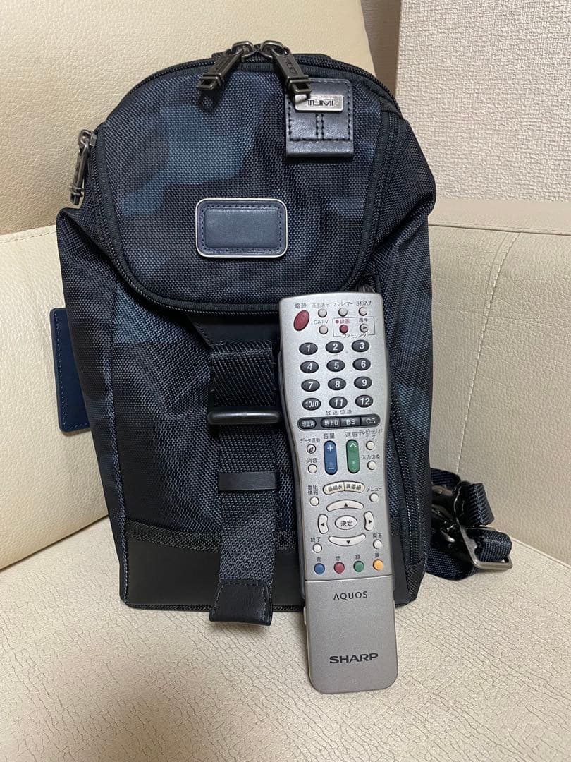 ※本日限定お値下げ※TUMI ボディバッグ スリングバック ネイビー迷彩