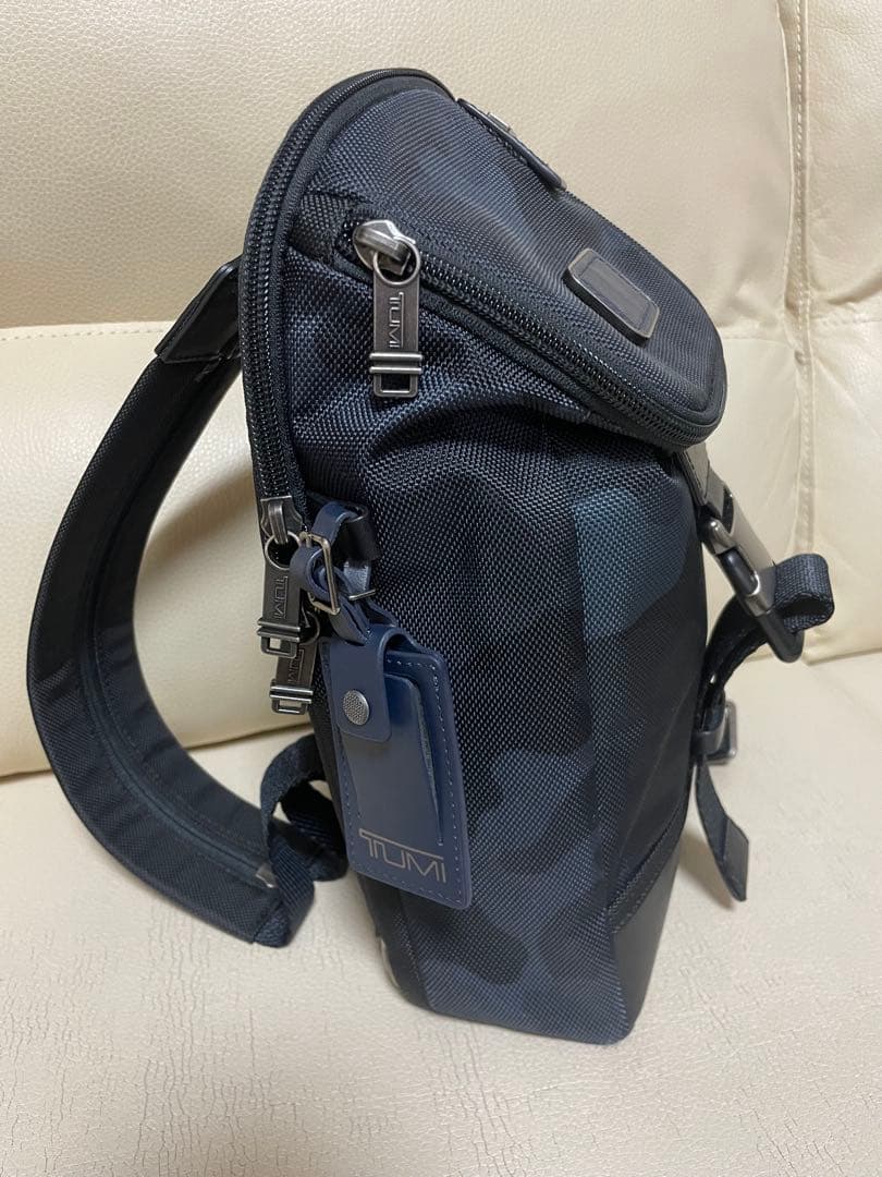 ※本日限定お値下げ※TUMI ボディバッグ スリングバック ネイビー迷彩