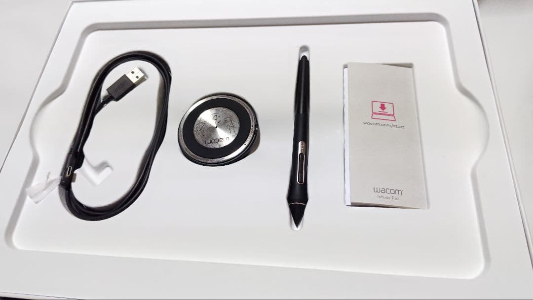 ワコム Wacom Intuos Pro PTH-660/K0 ペンタブレット