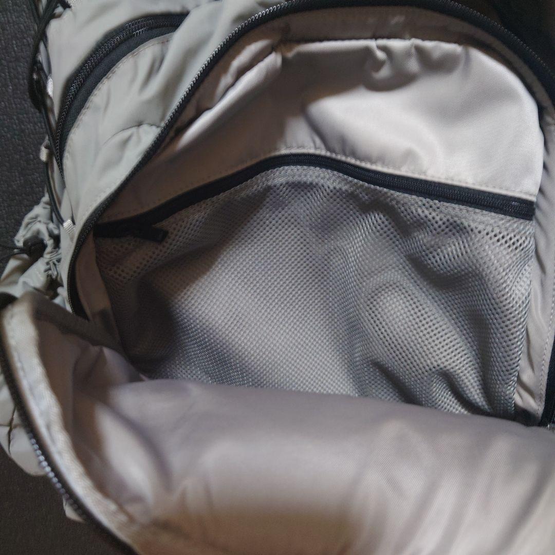 [ねぎ]　　Y-3 Yohji Yamamoto バックパック グレー