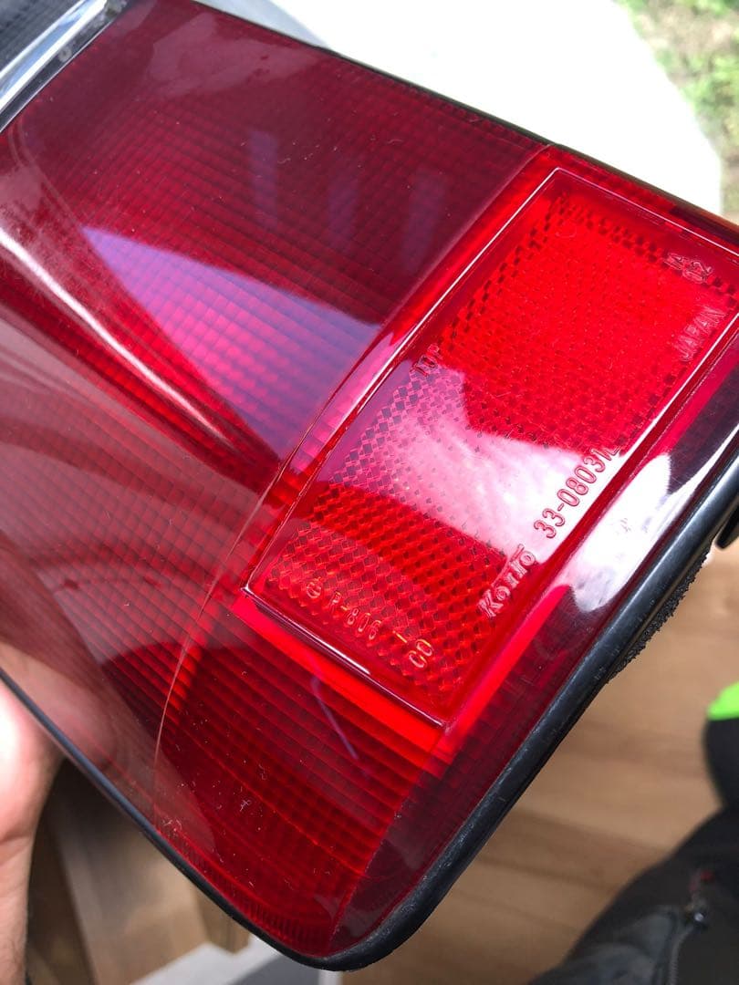 トヨタ ハイエース 100系 純正テールランプ (KOITO 33-08031)