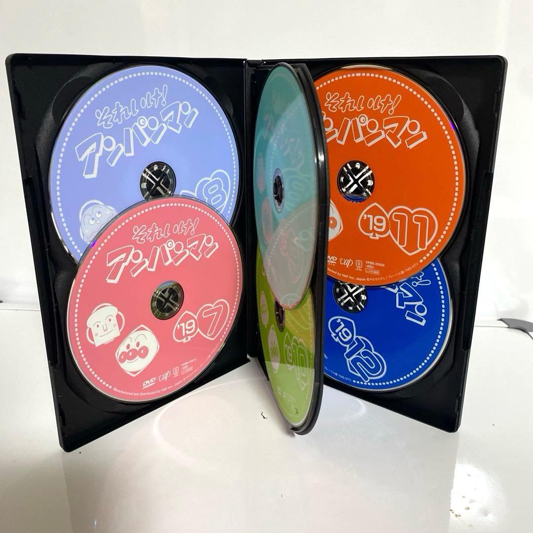 新品ケース付　それいけ!アンパンマン'19　全12巻セット