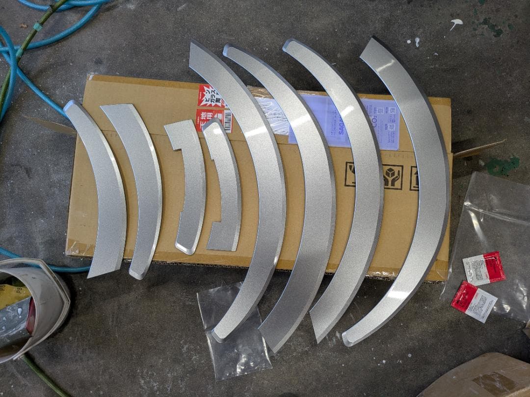 【ZNC塗装済み】ZC33S　スイフトスポーツ　ダウンルックフェンダーモール