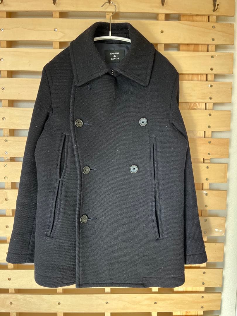 黒いウール混紡ピーコート