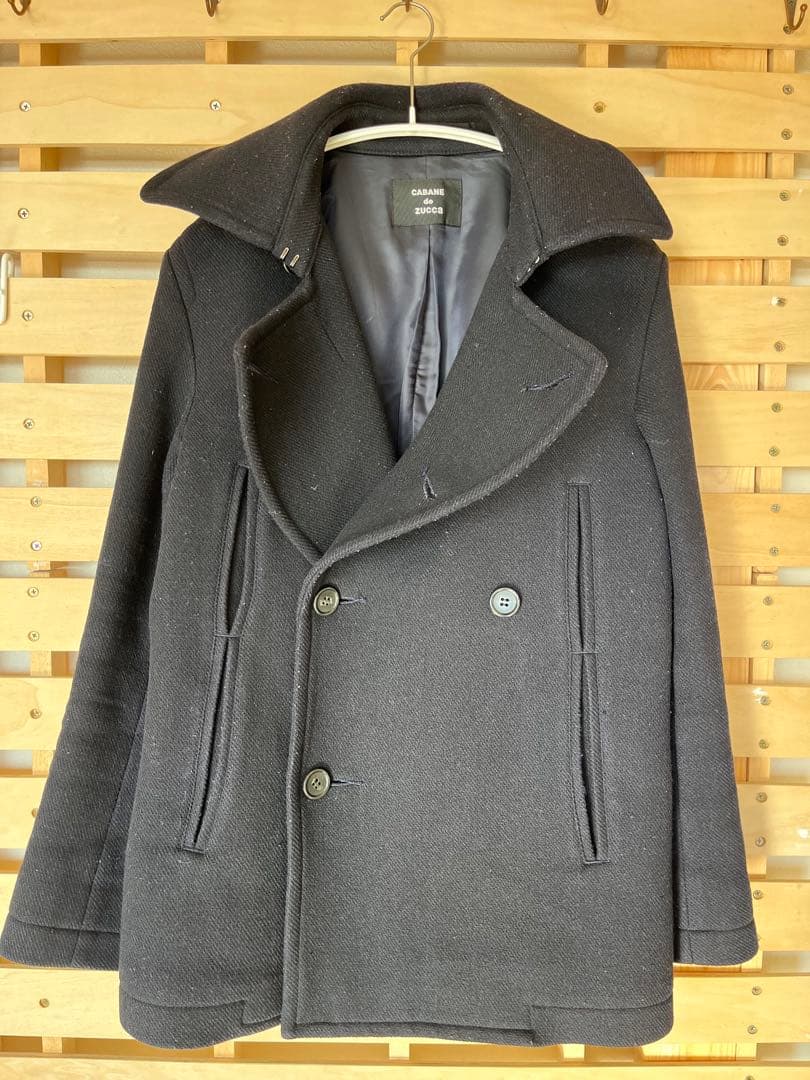 黒いウール混紡ピーコート