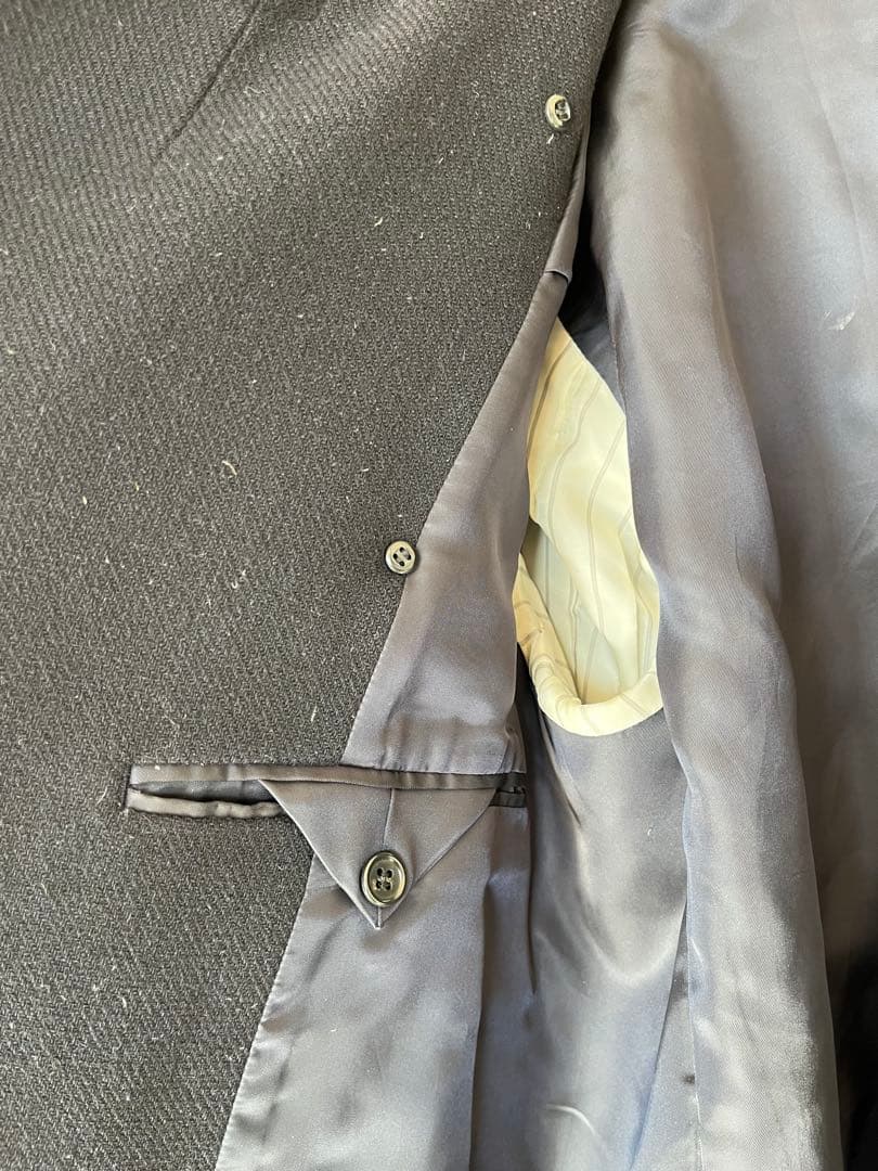 黒いウール混紡ピーコート