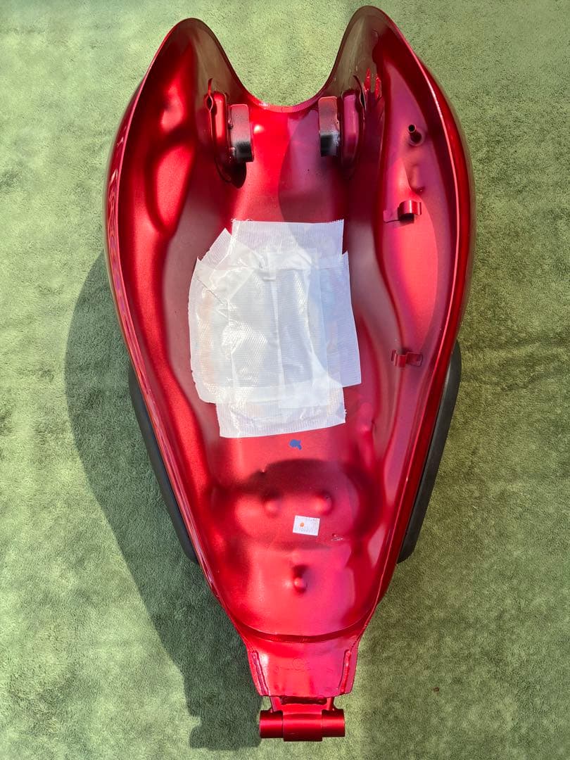 トライアンフ　スピードツイン　スクランブラー　純正タンク　新車外し