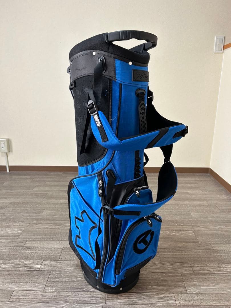 鮮やかなブルーがゴルフ場にはえます！スタンド式キャディバック　軽量で機能性豊か！