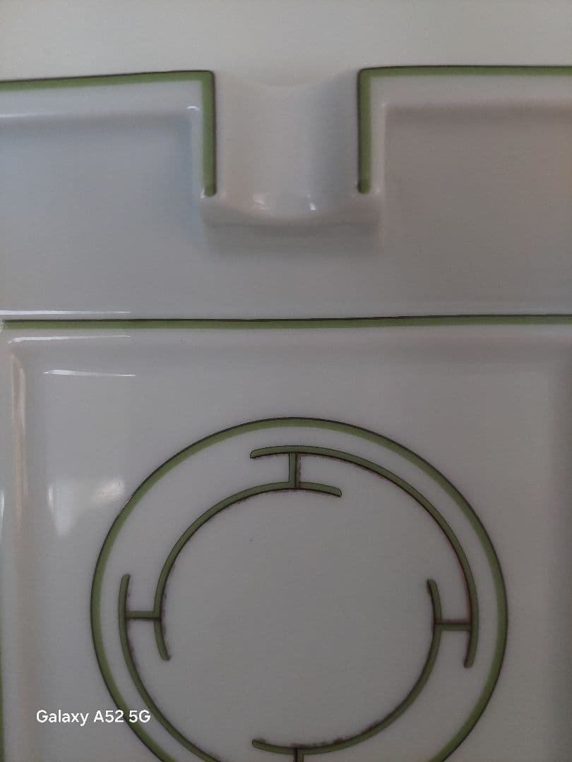 HERMES　リズム　ホワイトとグリーンの置き型灰皿