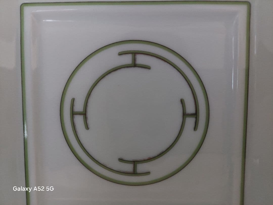 HERMES　リズム　ホワイトとグリーンの置き型灰皿