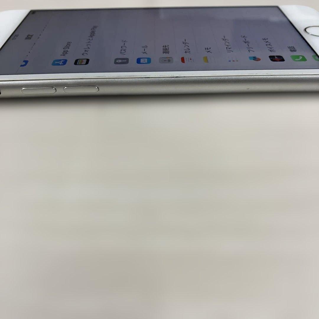 Apple iPhone 8 64GB バッテリー100