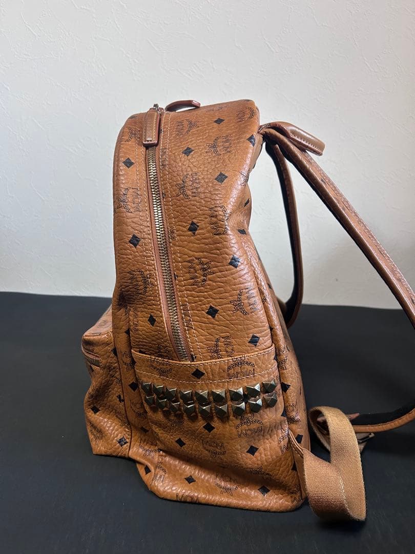 MCM スタッズ付き キャメル リュック Lサイズ