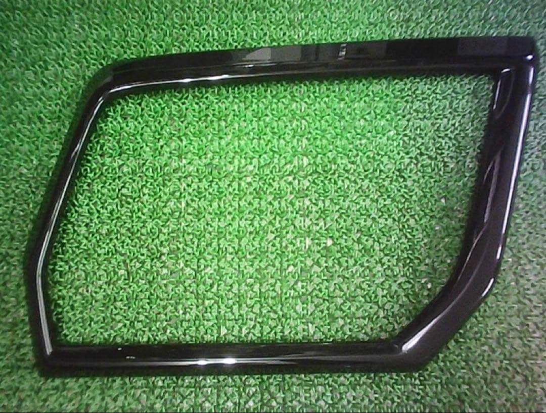 30ヴェルファイア前期　フォグランプカバー