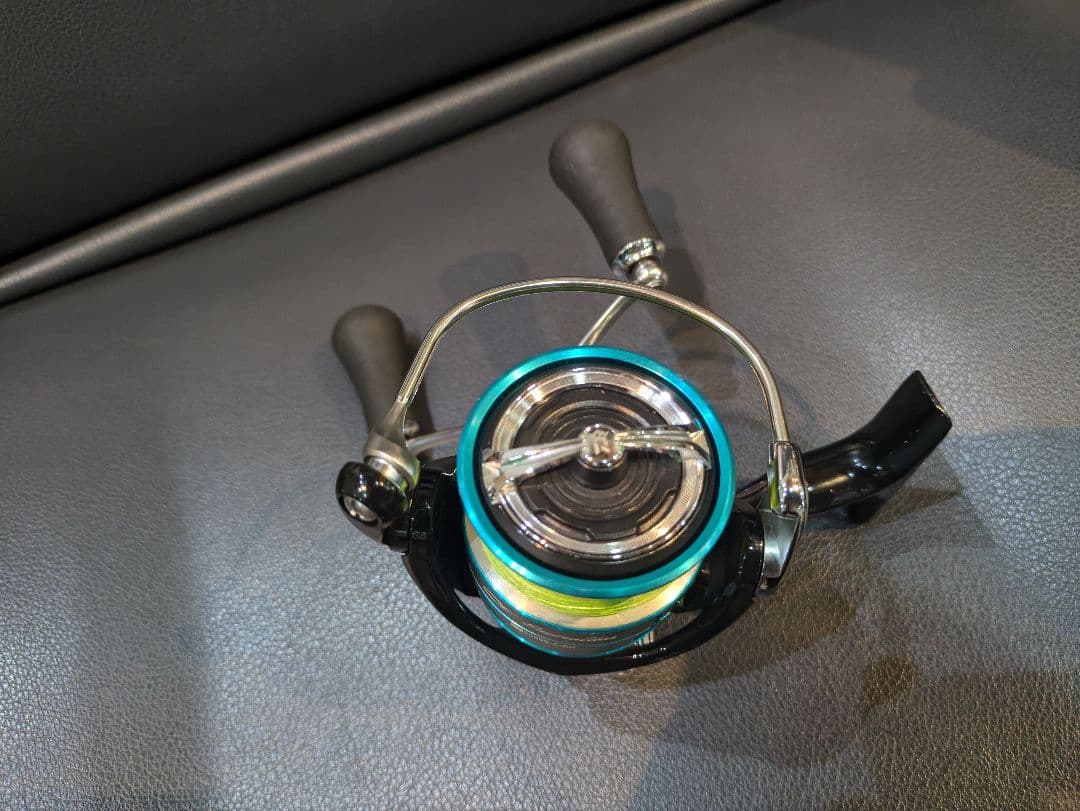 DAIWA19エメラルダスlt3000s-c-dh