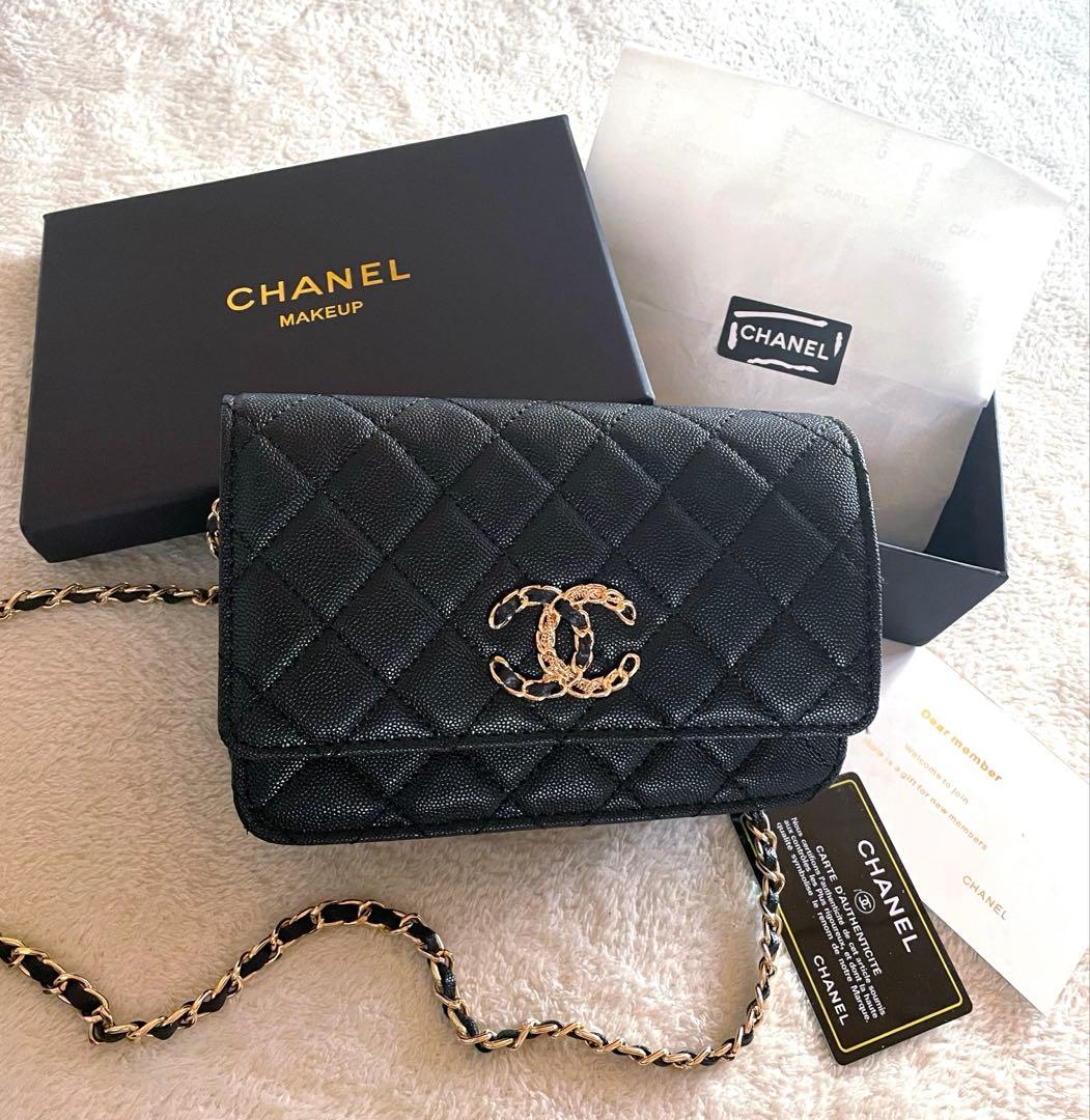 CHANEL チェーンウォレット　キルティングショルダー　ノベルティ