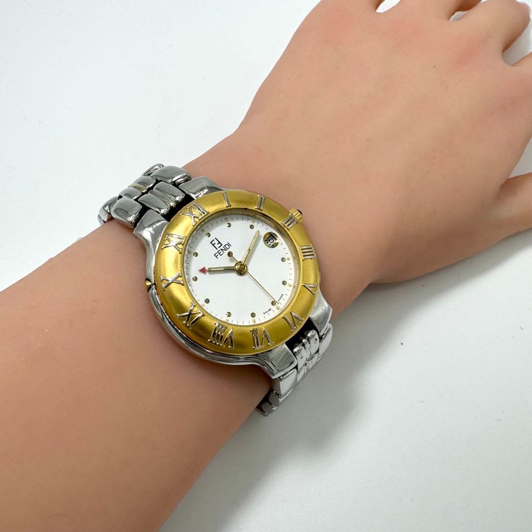 稼働 FENDI デイト ラウンド シルバー×ゴールド レディース腕時計