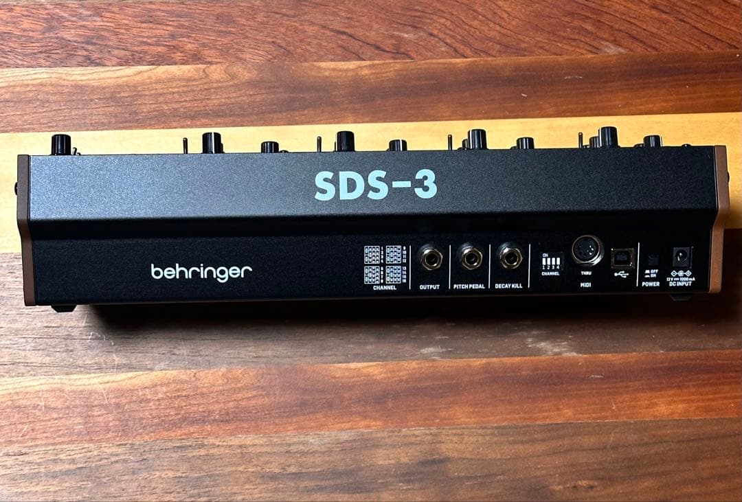 Behringer BDS-3　４チャンネルアナログドラムシンセサイザー