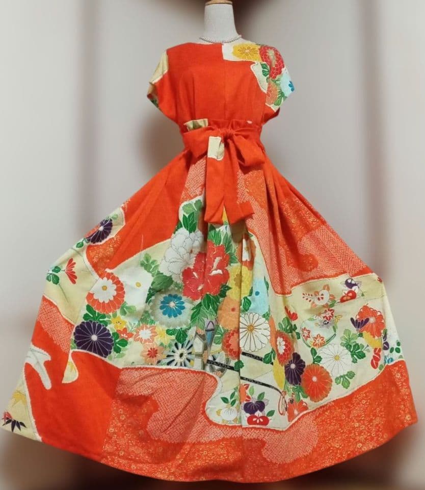 振り袖リメイクセットアップ 鹿の子絞り、花車、金駒刺繍入り