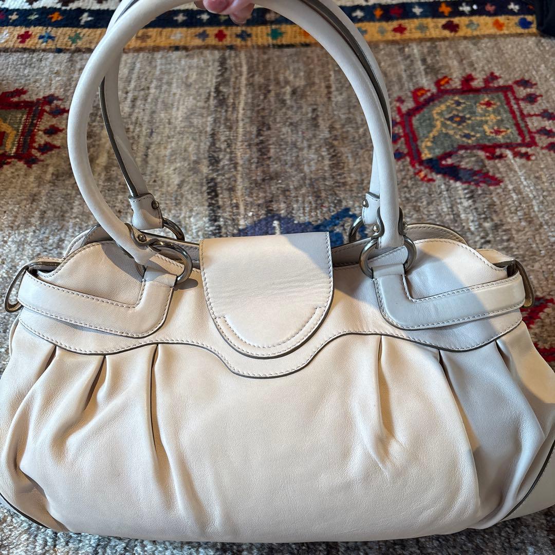 【超美品】Salvatore Ferragamoほぼ未使用級レザーバッグ