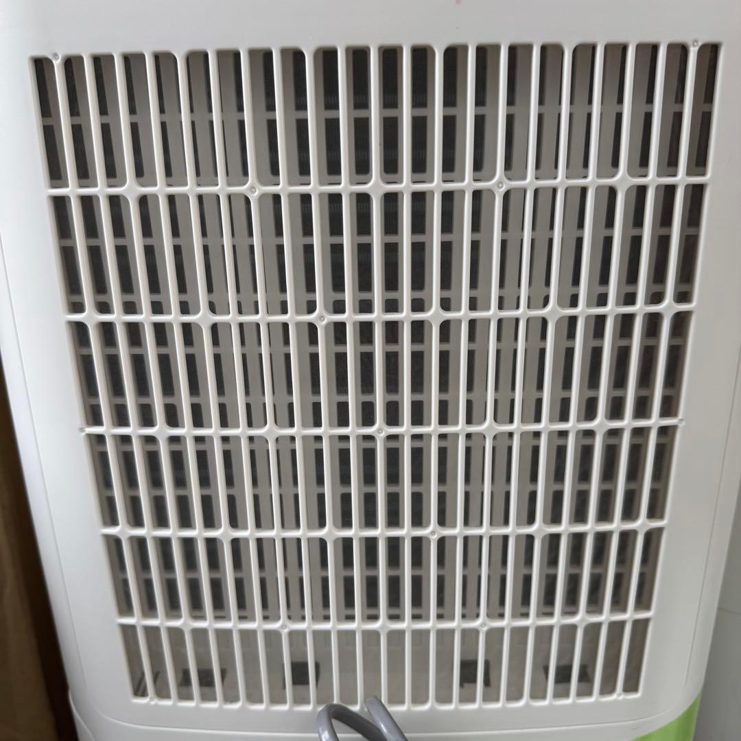 232＊■シャープ　除湿機　衣類乾燥機　プラズマクラスター　CV-J120-W