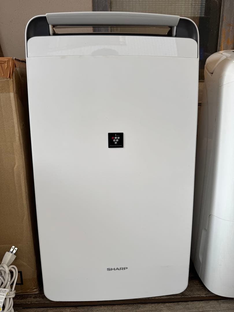 232＊■シャープ　除湿機　衣類乾燥機　プラズマクラスター　CV-J120-W