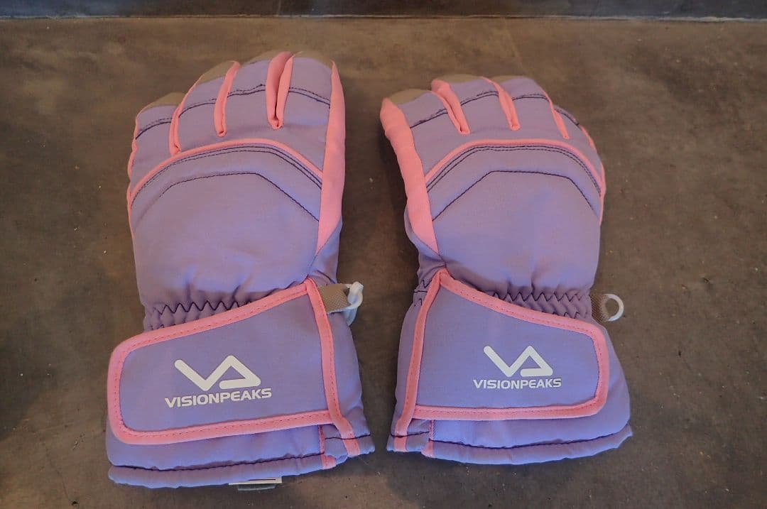 子供用スキー　板130cm　ブーツ22-23cm　ストック100cm　手袋