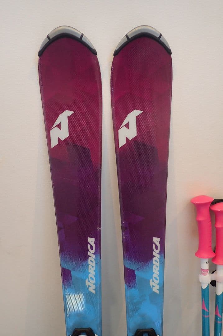 子供用スキー　板130cm　ブーツ22-23cm　ストック100cm　手袋