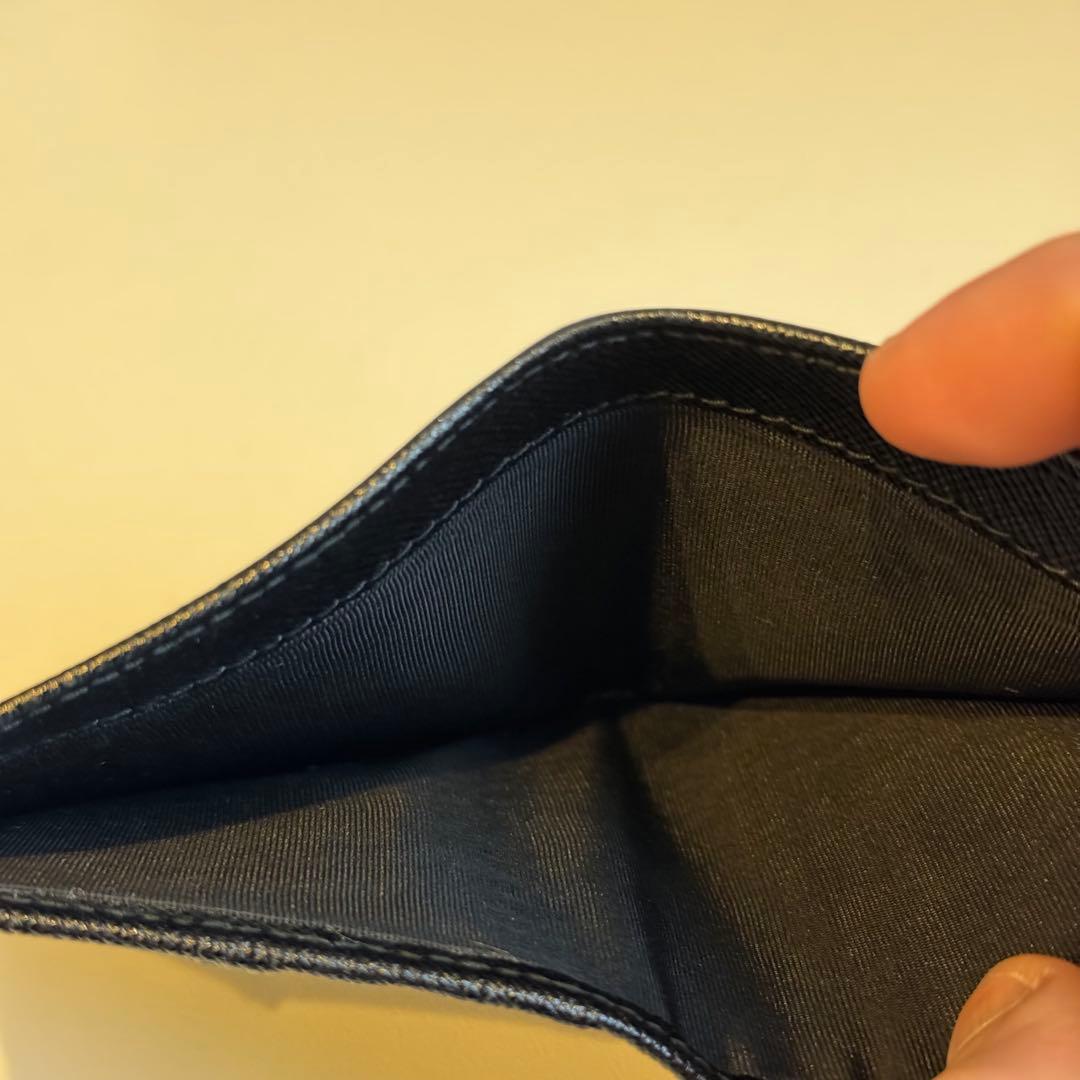 PRADA 二つ折り財布