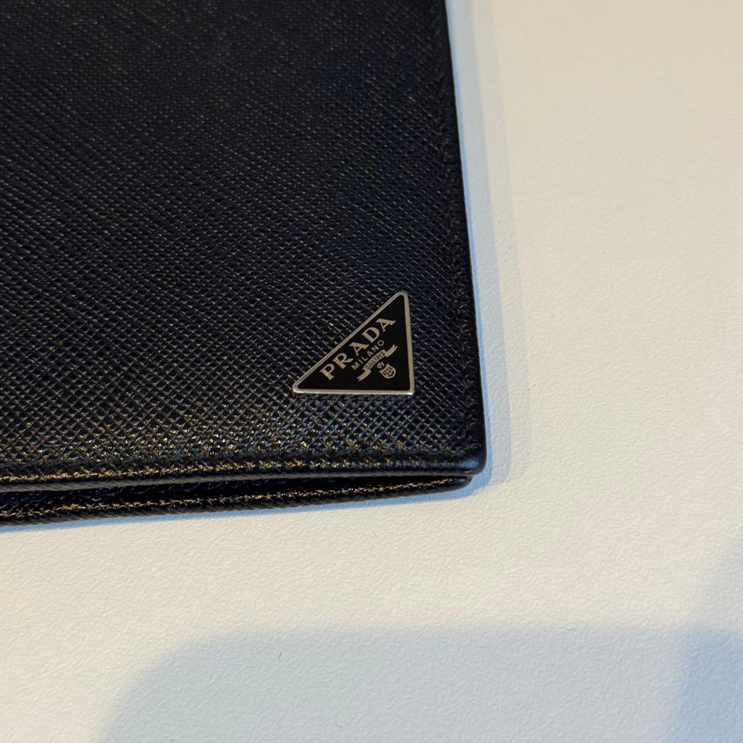 PRADA 二つ折り財布