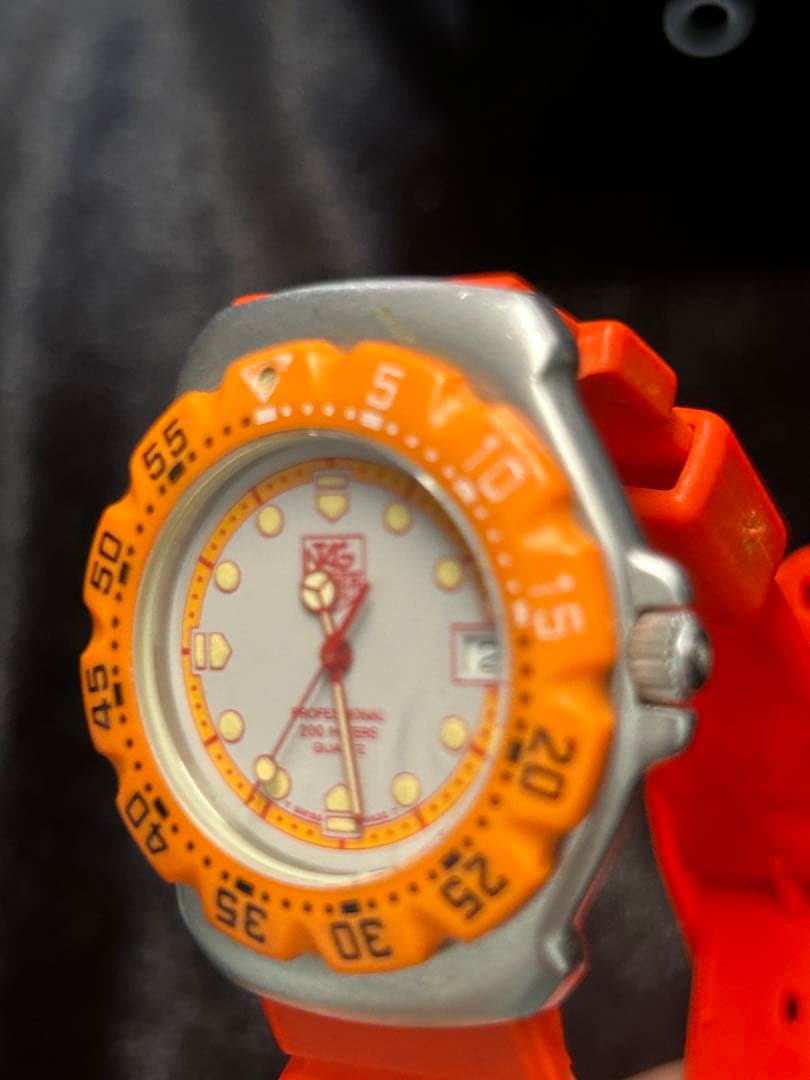 オレンジラバーベルトクォーツ時計 300m防水