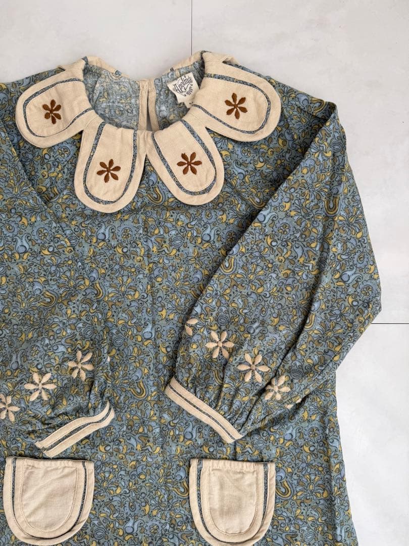 Apilina 花柄ワンピース 5-7y