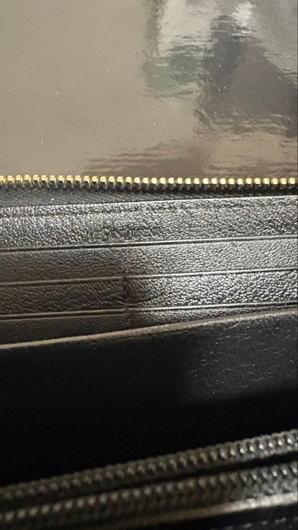 イブサンローラン