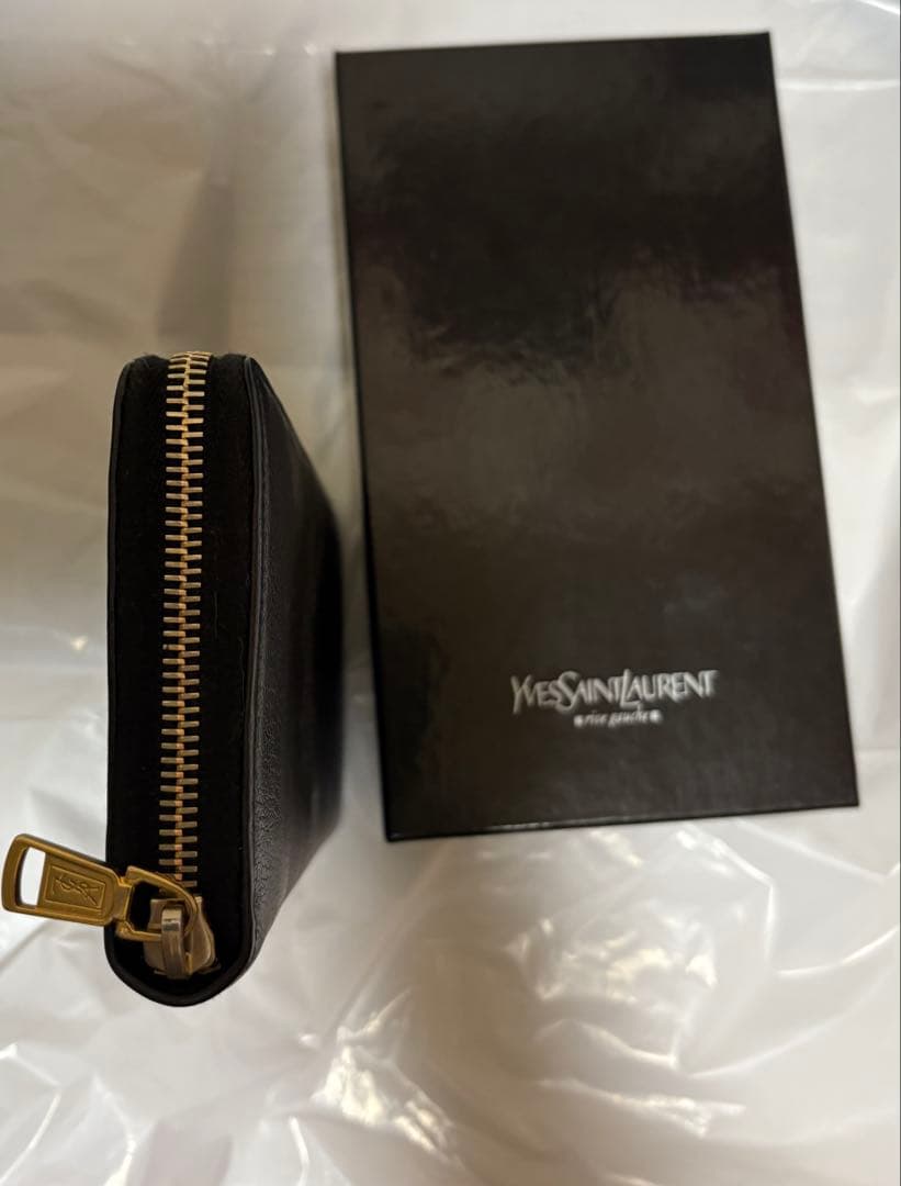 イブサンローラン