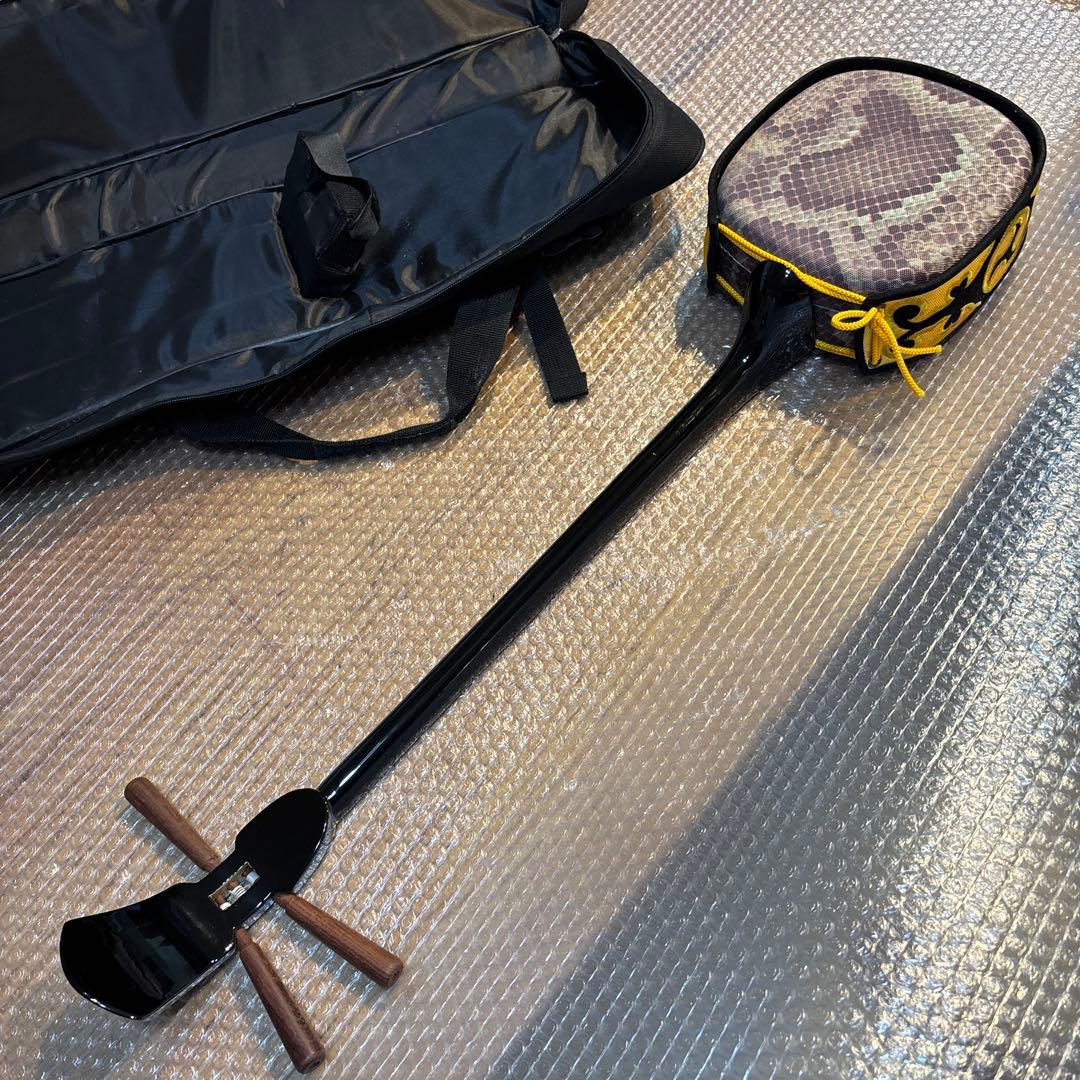 沖縄三線　三線　リュックケース付き　合皮　人工皮　蛇柄　三味線