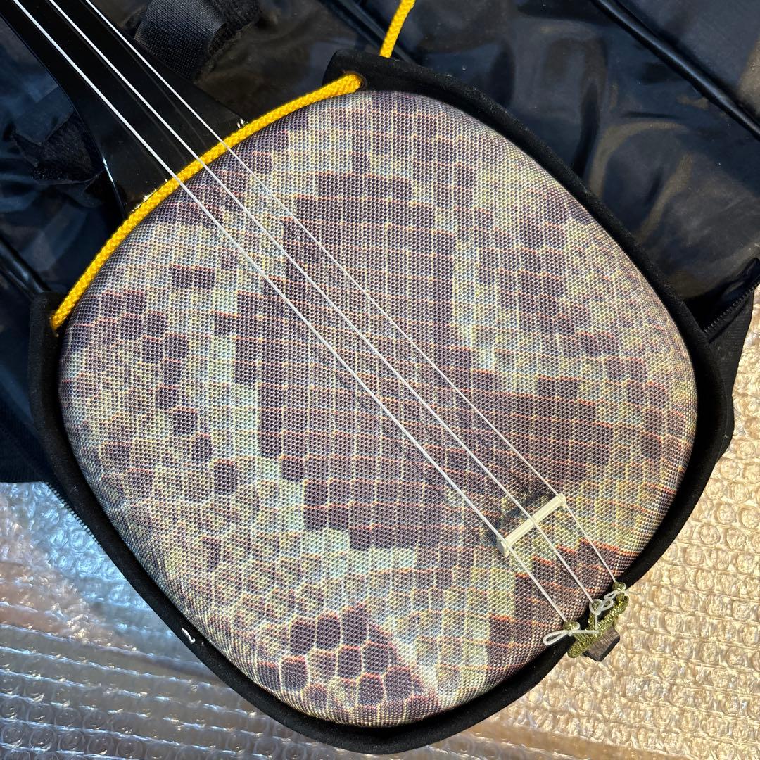 沖縄三線　三線　リュックケース付き　合皮　人工皮　蛇柄　三味線