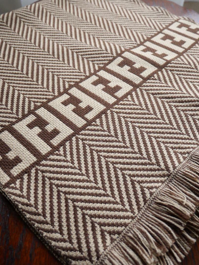 FENDIマフラーストール