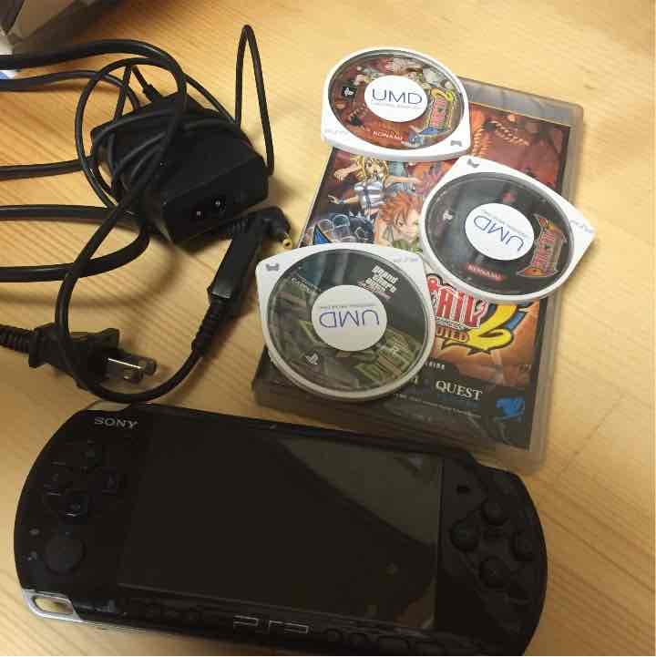 PSP本体 カセット3つ
