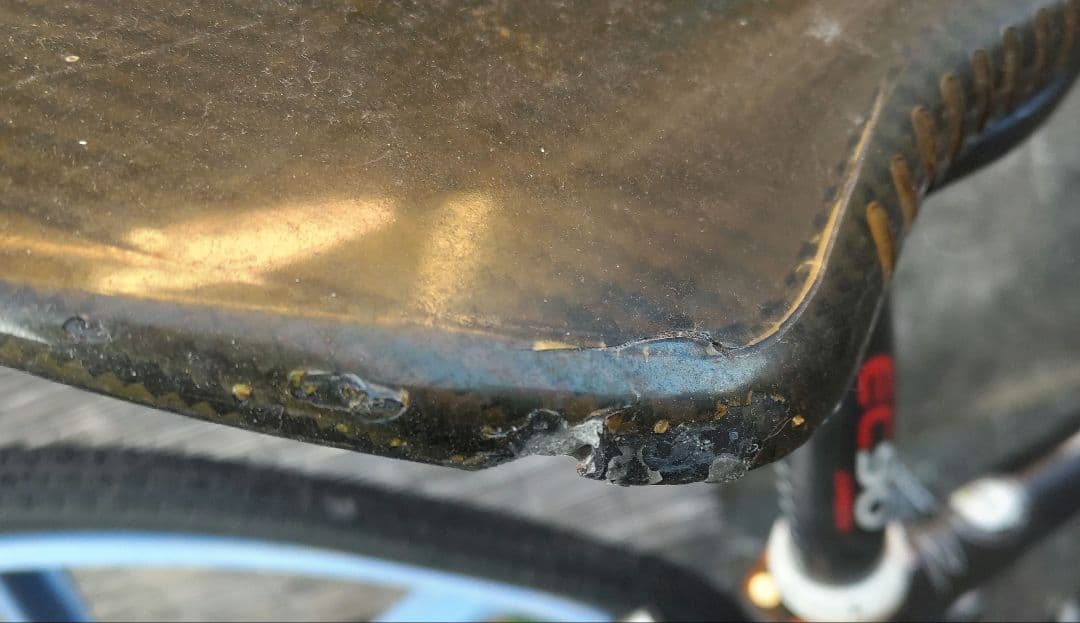 フィジーク アリオネ カーボン