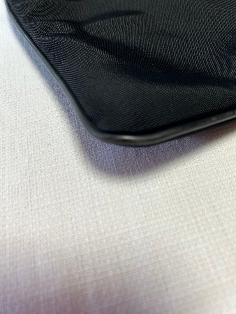 GUCCI グッチ　斜め掛けショルダーバッグ　黒