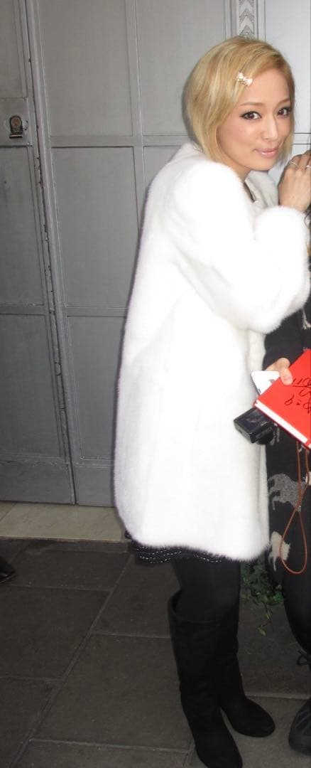 浜崎あゆみ 直筆サイン　Moleskine 赤いノート