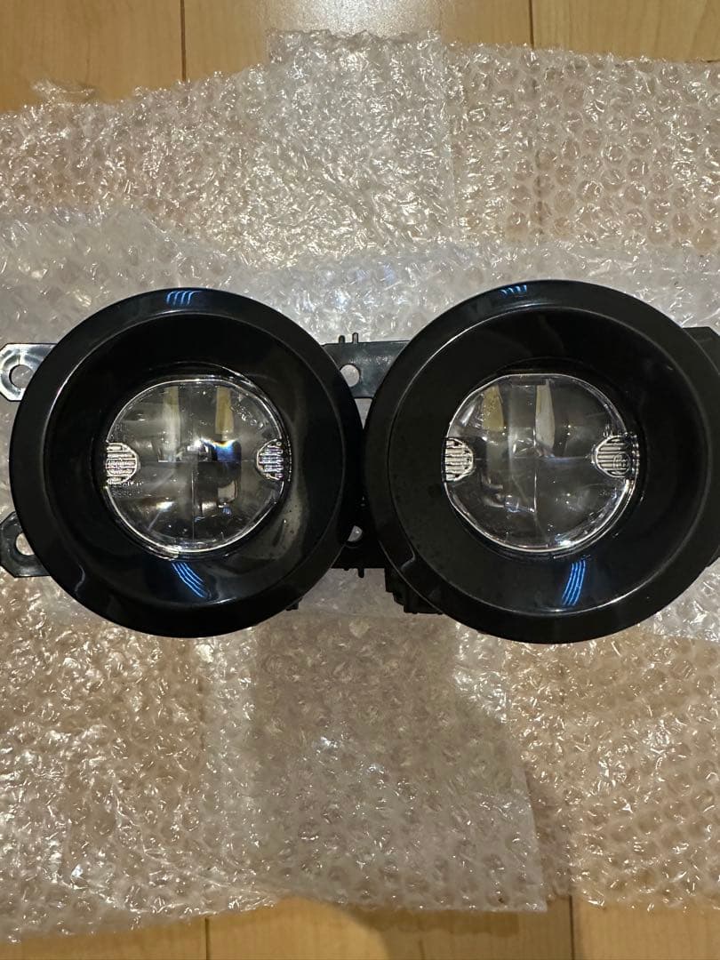 週末セール！スバル　LEDフォグランプ　イエローホワイト切替式