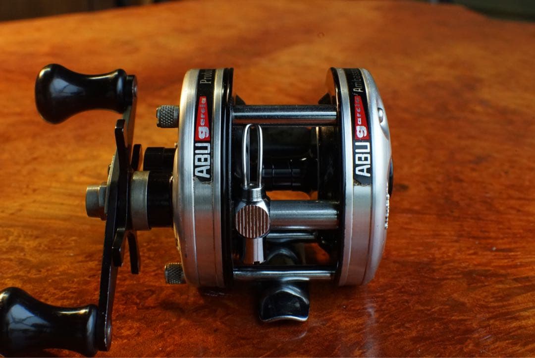 ABU アンバサダー 4600CB メンテ済 フレーム修正済