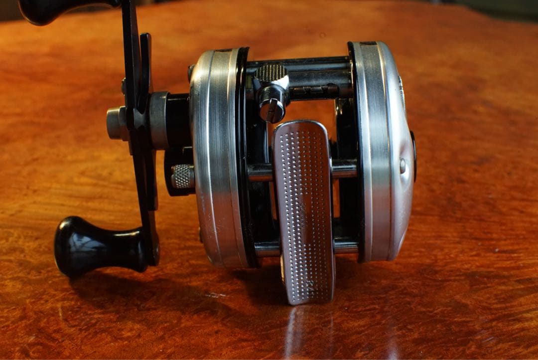 ABU アンバサダー 4600CB メンテ済 フレーム修正済