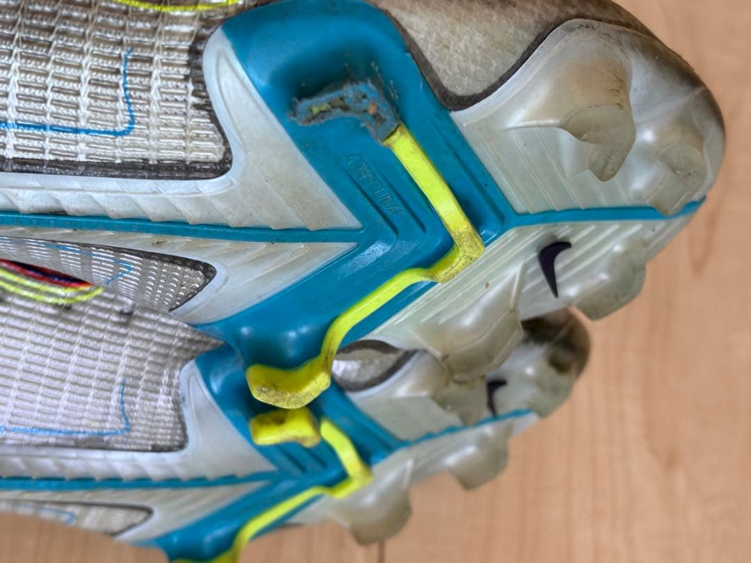 ナイキ マーキュリアル ベイパー14 FG