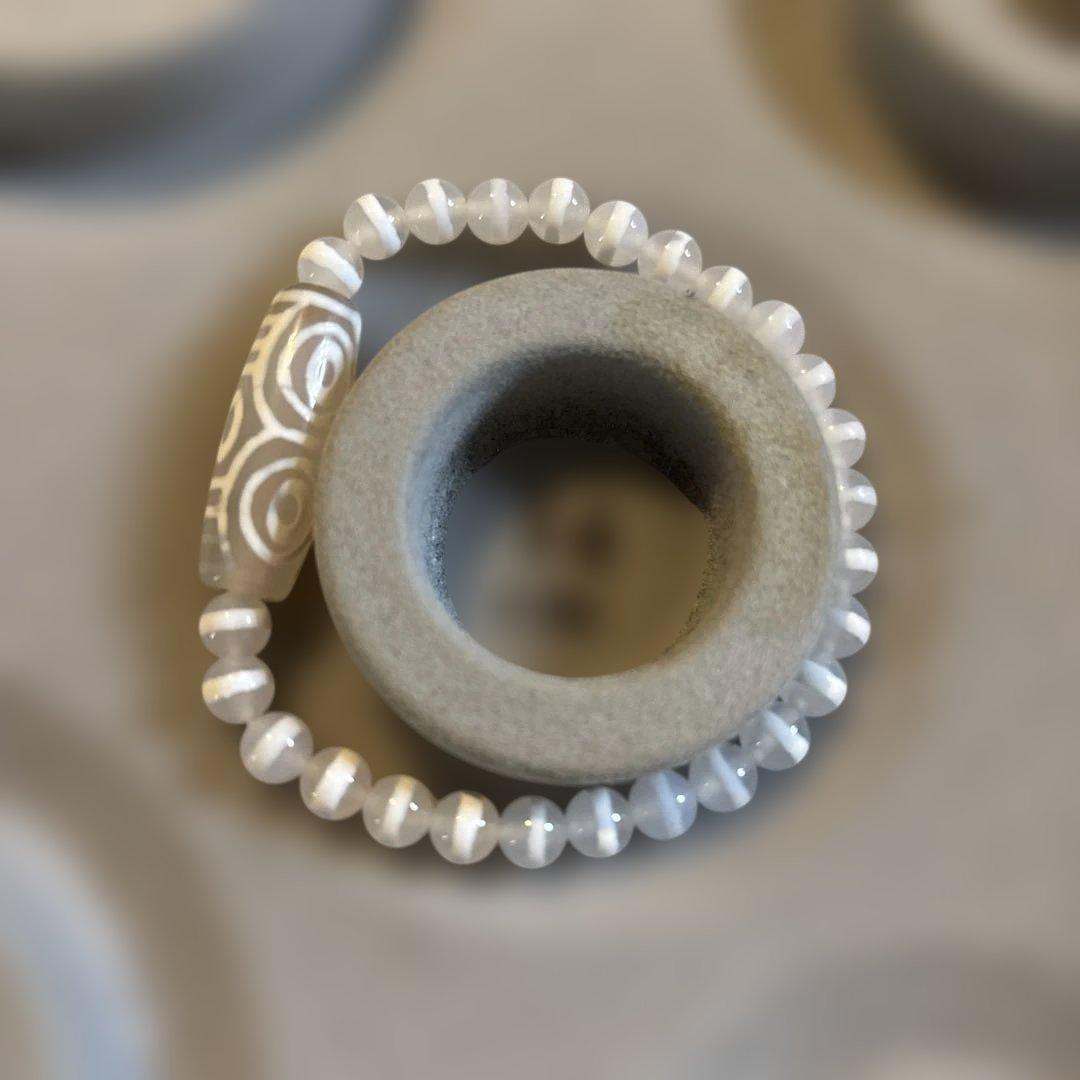 すっごく人気！龍眼白天珠！線天珠！ブレスレットタイプ！