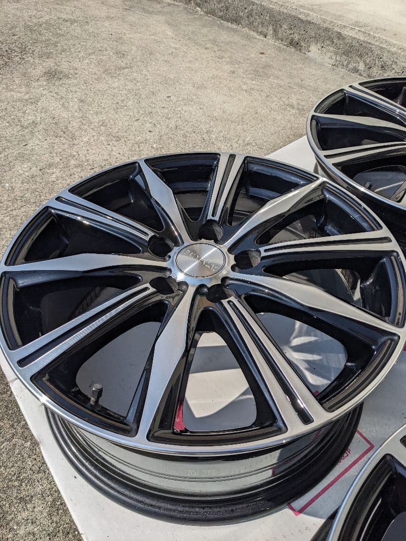 ブリジストン　バルミナ　１７インチ アルミホイール　アルファードなどに