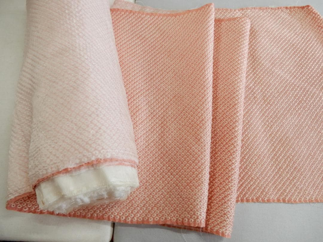 正絹・総疋田絞り着尺反物・巾だし済み品・和名 緋褪色