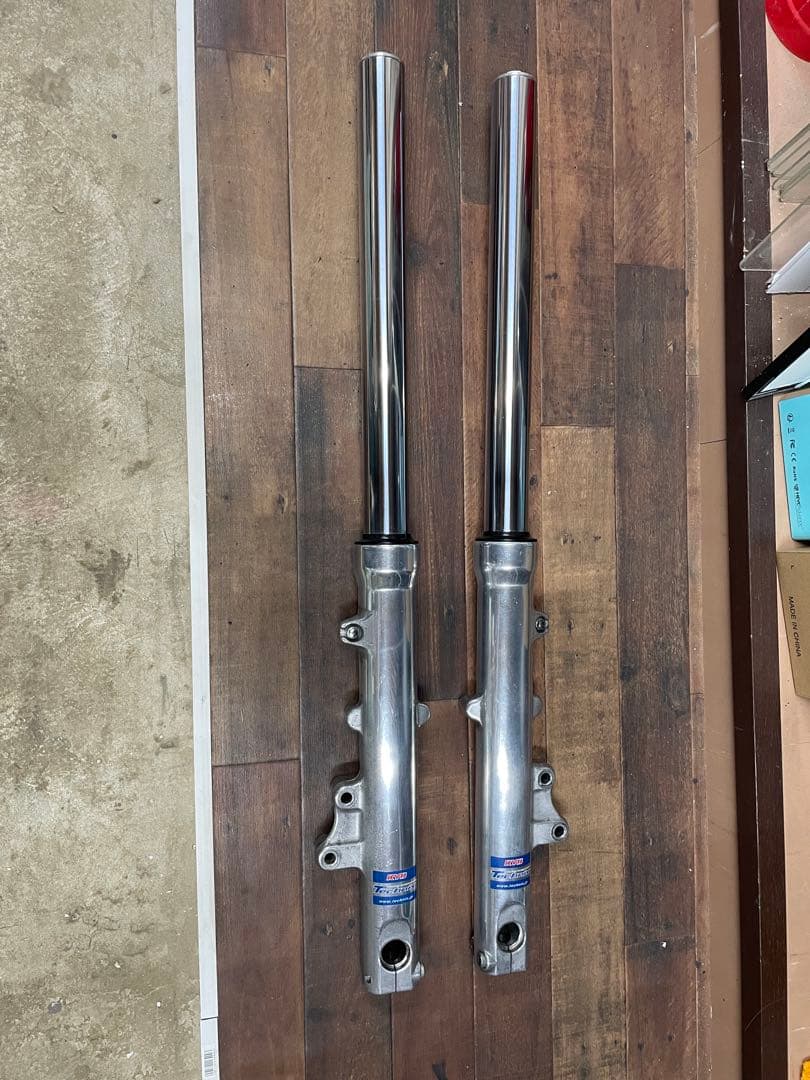 ゼファー1100 フロントフォーク オーバーホール済